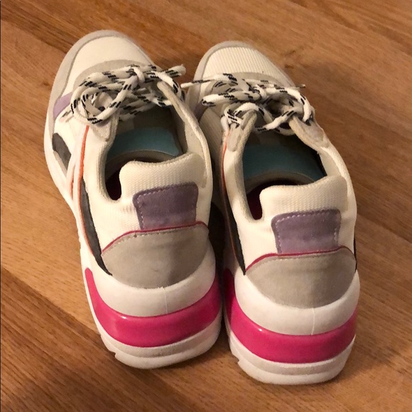 Sport shoes - Picture 2 of 7